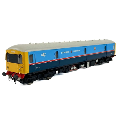 533 - Unusual Heljan Class 128 Red Star Express Parcels van with GWR crest Comprising a two tone blue live... 