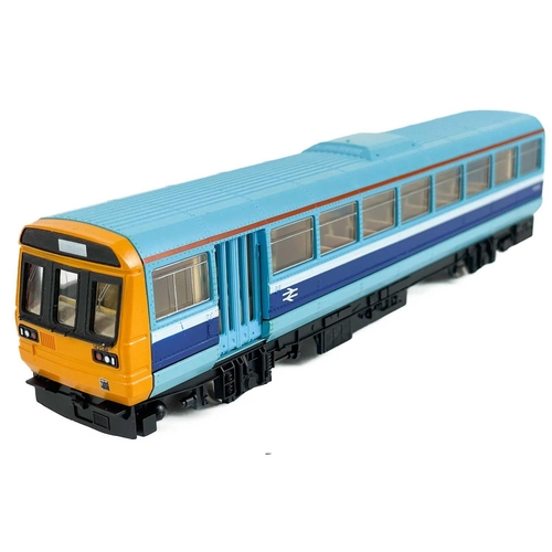 535 - Hornby 142 Twin rail-buses - Skipper & Regional railways (4 vehicles) Comprising: 1: R 326 Chocolate... 