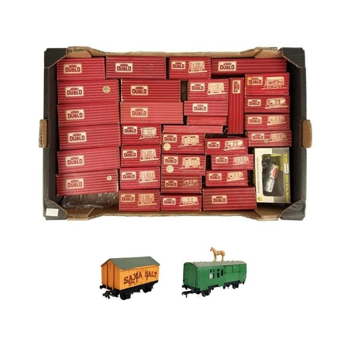 606 - Hornby Dublo red boxed wagons / vans (x33) Comprising: 4300 Blue Spot Fish van; 4305 Passenger Fruit... 