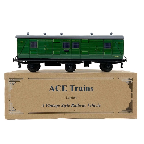 615 - O Gauge Ace / Wright trains - Southern Railway boxed Luggage Van Comprising a Southern Railway Lugga... 