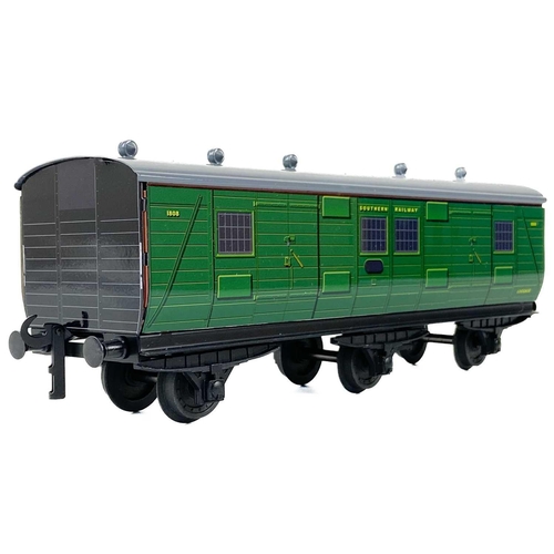 615 - O Gauge Ace / Wright trains - Southern Railway boxed Luggage Van Comprising a Southern Railway Lugga... 