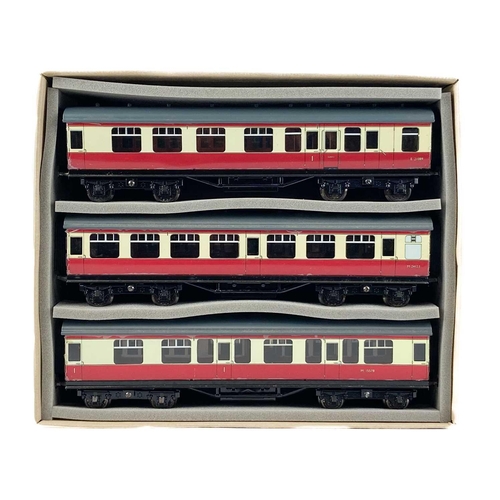 618 - O Gauge Ace Trains BR Crimson & Cream Mark1 boxed set of 3 coaches Comprising 2 x 2nd class Nos. 210... 