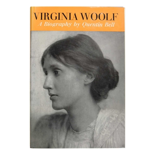 223 - Virginia Woolf Five Titles Flush a Biography, 1933, Orig cloth boards, slight foxing, contents and t... 