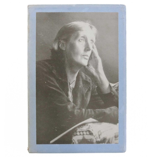 223 - Virginia Woolf Five Titles Flush a Biography, 1933, Orig cloth boards, slight foxing, contents and t... 