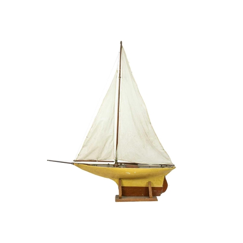 144 - An early 20th century pond yacht White Heather. With stand, height 125cm.