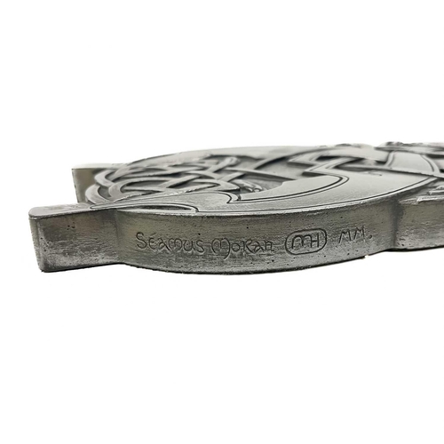 146 - Seamus MORAN (1963) Celtic design wall plaque. height 29cm.