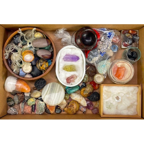 154 - A large collection of minerals. Some sorted, mostly loose, rough minerals. Including several polishe... 