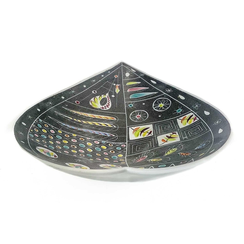 18 - A 1950s Glyn Colledge Cheviot Ware bowl of elliptical form. Painted signature and printed marks to b... 