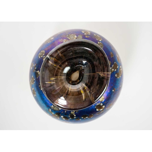 34 - Peter Layton (1940) Studio glass ovoid vase. Signed to base, height 14cm.