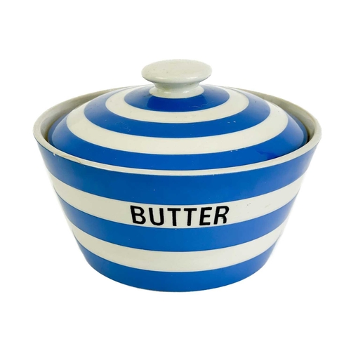 363 - A T.G. Green Cornishware circular lidded butter dish. Green printed mark to base, 14.5cm diameter, t... 