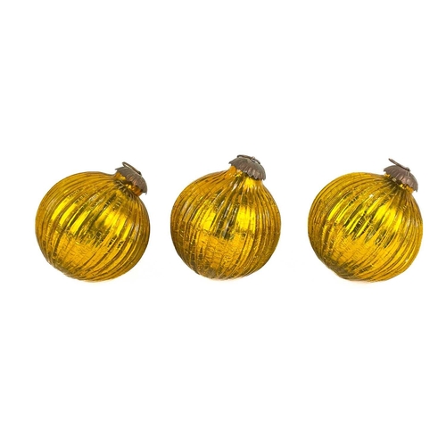 371 - A collection of nine glass hanging balls. In various sizes and colours. The largest measures 12cm in... 