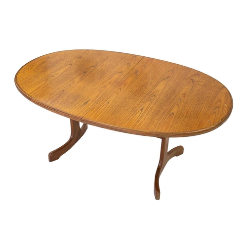 43 - A mid century G Plan teak oval extending dining table. Height 72cm width 163cm depth 107cm, together... 