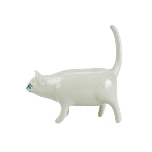 490 - A large white Casa Pupo cat figurine. Damaged. Height 56cm. Together with four other smaller feline ... 
