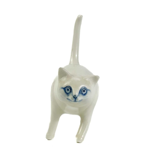490 - A large white Casa Pupo cat figurine. Damaged. Height 56cm. Together with four other smaller feline ... 