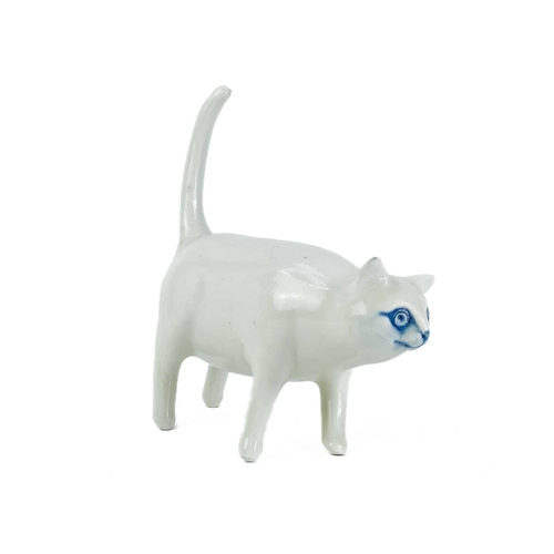 490 - A large white Casa Pupo cat figurine. Damaged. Height 56cm. Together with four other smaller feline ... 
