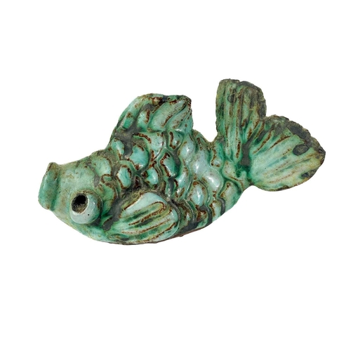 509 - Clive BROOKER (1934-2005). A studio pottery fish, signed to the base. Height 5cm, length 10cm.