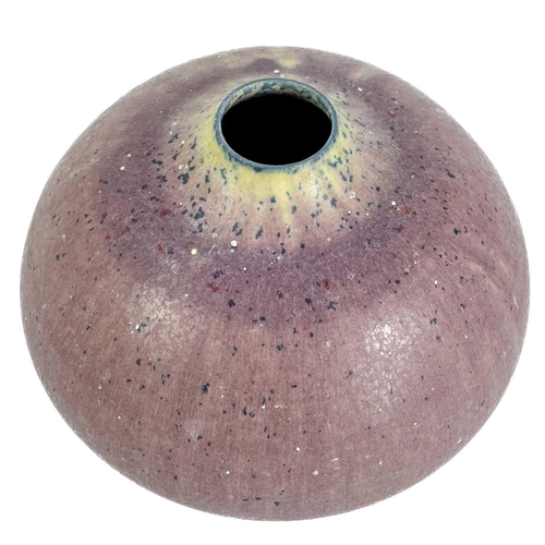 510 - Delan COOKSON (1937) A ceramic squat vase with incised mark. Height 9.5cm. Together with other studi... 