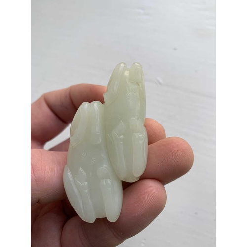 2 - A Chinese carved celadon jade group of deers, Qing Dynasty, 19th century. Height 4.8cm, width 7cm, d... 