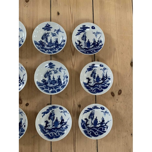 25 - A set of Chinese blue and white porcelain cups, covers and stands, 18th century. Late Kangxi period,... 