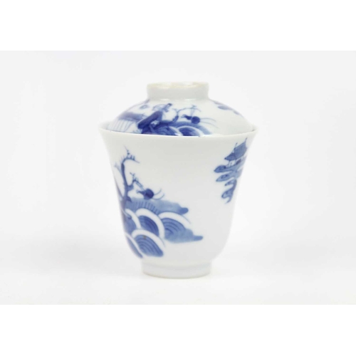 25 - A set of Chinese blue and white porcelain cups, covers and stands, 18th century. Late Kangxi period,... 