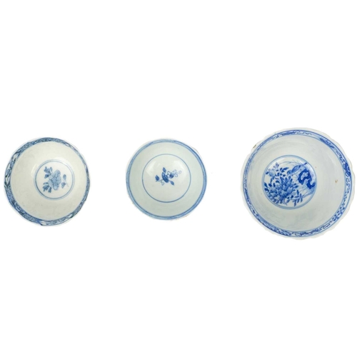 27 - Six Chinese blue and white porcelain dishes, 18th/19th century. Largest diameter 12cm and three Chin... 