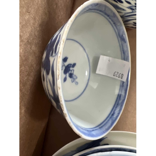 27 - Six Chinese blue and white porcelain dishes, 18th/19th century. Largest diameter 12cm and three Chin... 