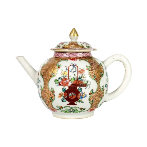 275 - A Chinese porcelain teapot, 18th century. Height 12.5cm, width 16cm.