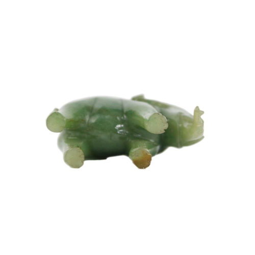 333 - A Chinese spinach jade model of an elephant, late Qing Dynasty. Height 3.5cm, length 4.5cm, depth 1.... 