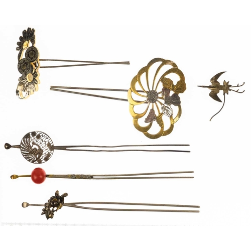 431 - Fifteen various Japanese metal kanzashi, 19th/20th century. Meiji period and later, in a Japanese re... 