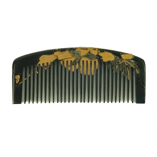 435 - Eight Japanese black lacquer combs, 19th/20th century. With gold lacquer and mother-of-pearl decorat... 