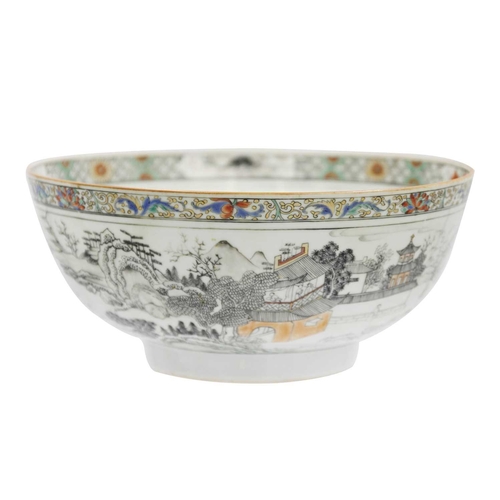 471 - A Chinese porcelain bowl, Qianlong period. The exterior decorated with a river scene and figures and... 