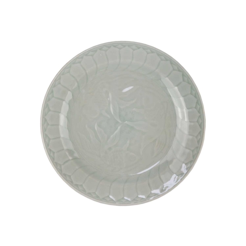 622 - Six Chinese celadon fish decorated porcelain plates, 20th century. Diameter 22.5cm. (6)