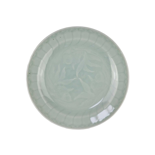 622 - Six Chinese celadon fish decorated porcelain plates, 20th century. Diameter 22.5cm. (6)