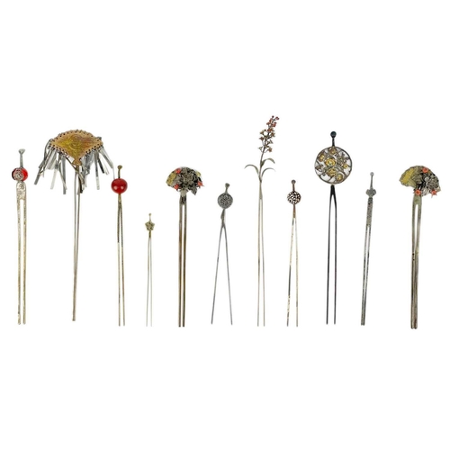 679 - Eleven various Japanese metal kanzashi, 19th/20th century. Largest length 18.5cm. (11) From the coll... 