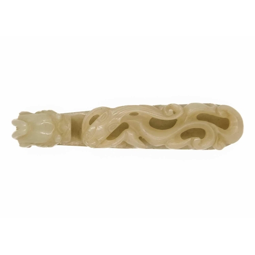 85 - A Chinese jade belt hook, Qing Dynasty, late 19th/early 20th century. The shaft with a chilong clasp... 