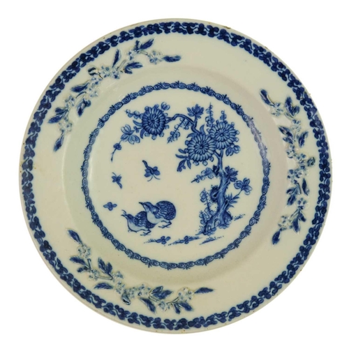 99 - A Chinese export blue and white bowl, Qianlong period, 18th century. The centre decorated with two q... 