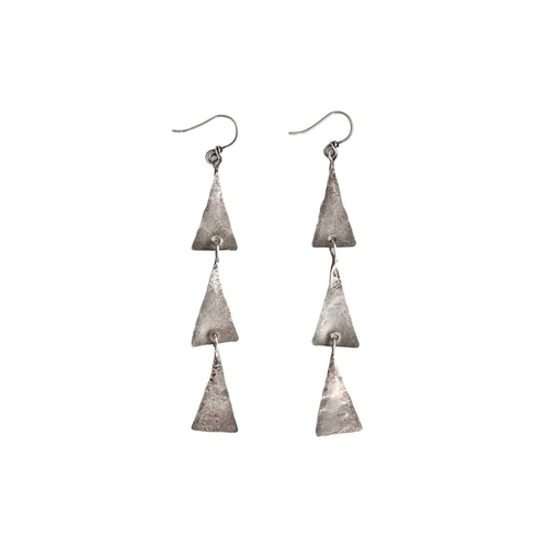 98 - Breon O'CASEY (1928-2011) Silver drop earrings, three triangles Each stamped BOC, drop 7cm. Provenan... 