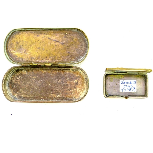 147 - An 18th century Dutch copper and brass small snuff box. With engraved decoration, and rounded ends, ... 