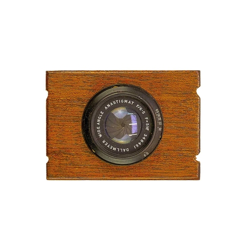 259 - A Thornton Pickard Triple Victo mahogany folding plate camera. With a Busch's rapid symmetrical F:8 ... 