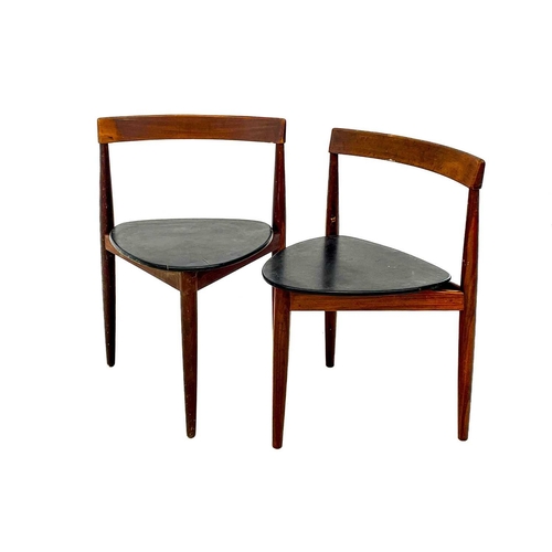 447 - Hans Olsen for Frem Rojle - pair of mid-20th century Danish teak tripod chairs, With curved back bar... 