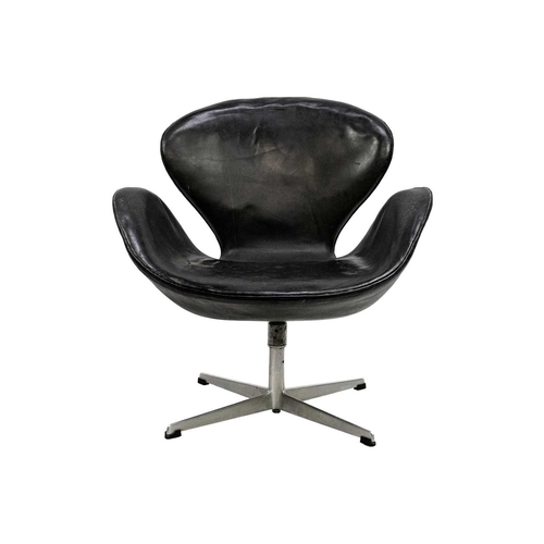 464 - Arne Jacobsen (1902-1971) Swan chair. Height 81cm width 75cm depth 62cm. Bought in Heals Truro by Jo... 