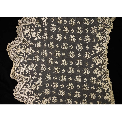 503 - A large collection of various lace. 19th Century and later.