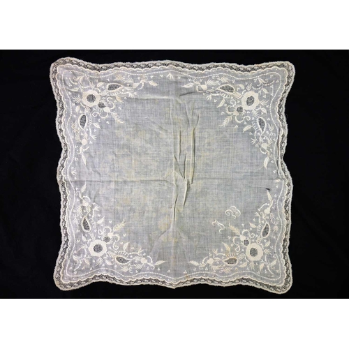 503 - A large collection of various lace. 19th Century and later.