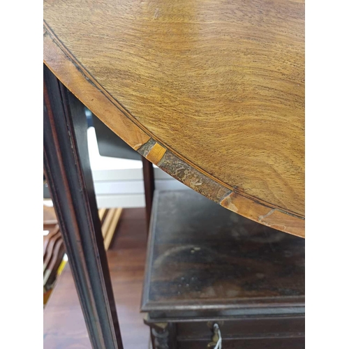 584 - A George III mahogany, satinwood banded and inlaid oval Pembroke table. Fitted an end drawer and rai... 