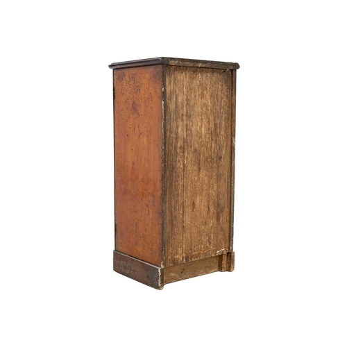 612 - A Victorian mahogany pot cupboard. Height 75cm width 35.5cm depth 32.5cm.