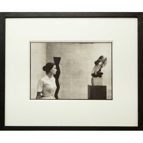 470 - Eve ARNOLD (1913-2012) Silvana Mangano, Museum of Modern Art, New York City (1956) Photogravure, sig... 