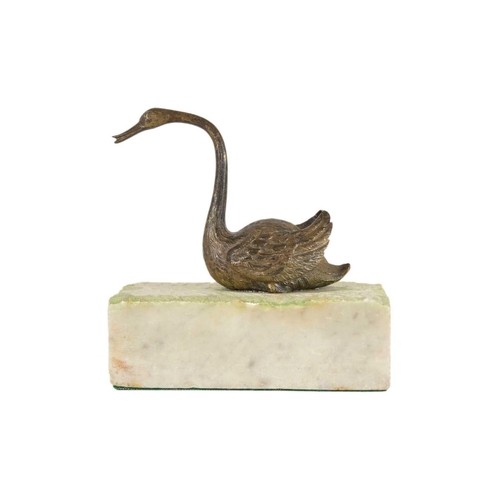 16 - An Austrian bronze model of a swan, in the manner of Bergman. On a marble base, height 15.5cm, width... 