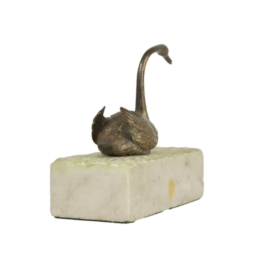 16 - An Austrian bronze model of a swan, in the manner of Bergman. On a marble base, height 15.5cm, width... 