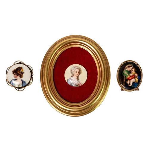 48 - A German porcelain painted miniature plaque, after Raphael, Madonna and child. Circa 1880, 5.6X4.3cm... 