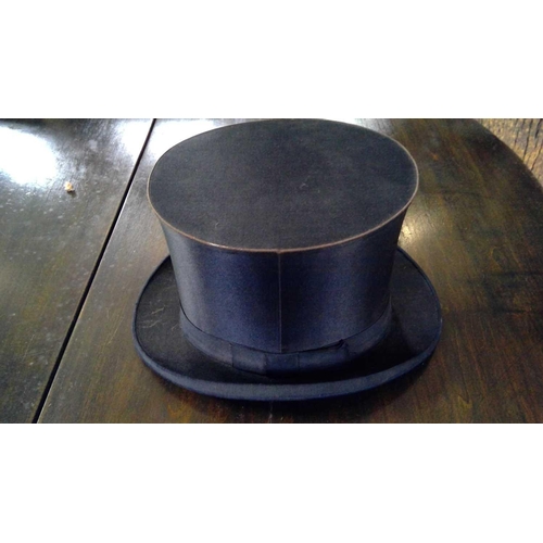 72 - A French silk top hat H Reneaud 78 Rue de Paris Brest label. Together with a moleskin top hat, three... 